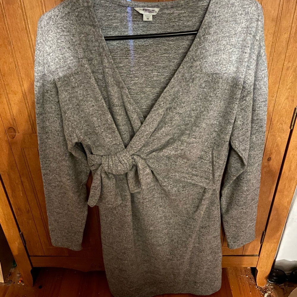 Beautiful Grey wool like dress by Habitual